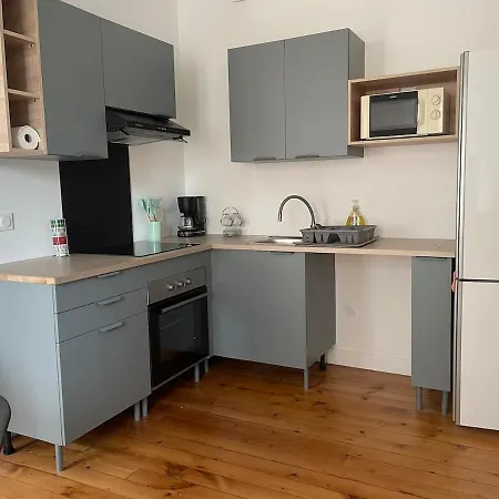 Lumineux Avec Cour Privee 2 6 Personnes Plein Centre * Ecommoy